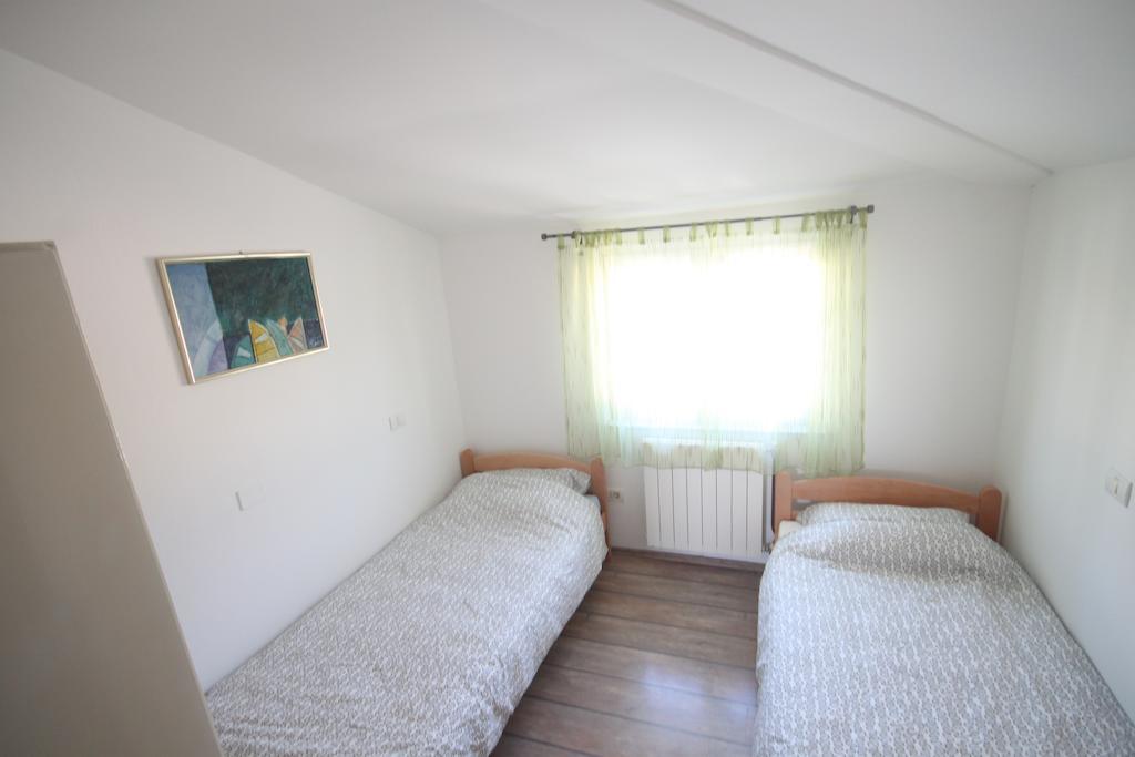 Holiday House Veli Vrh Pula Quarto foto